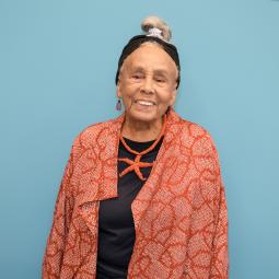 Muere Betye Saar, la artista que convirtió objetos cotidianos en un símbolo contra el racismo, a los 99 años