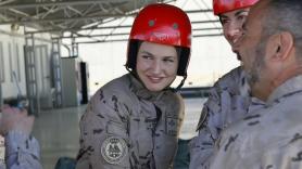 Las imponentes imágenes de la princesa Leonor haciendo su primer salto en paracaídas