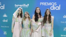 La orquesta Nueva Línea anuncia la salida de sus cantantes en plena gira y en medio del éxito de su colaboración con Quevedo