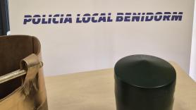 La familia que dejó una urna funeraria en un supermercado de Benidorm lo hizo porque estaban de obras en casa