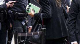 El libro con el que ha llegado Letizia a Oslo dice mucho de cómo es la reina
