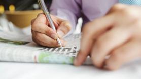 Adiós al 'doomscrolling': por qué la generación Z está cambiando el móvil por crucigramas y lana