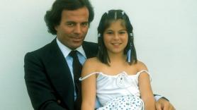 La familia de Julio Iglesias: la insalvable distancia con uno de sus hijos, una mujer en segundo plano y un padre que no conoció a su cuarto hijo