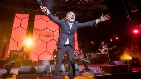 Santi Balmes, de 'Love of lesbian', estremece al contar lo vivieron sus hijas en Nochevieja con unos chavales: "Iban gritando viva un partido que no quiero ni mencionar"