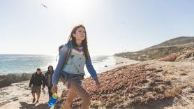 Si eres de los que miras al suelo cuando caminas, los psicólogos tienen claro qué tipo de persona eres