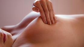 Cuatro sencillos pasos para realizar correctamente un autoexamen de mama