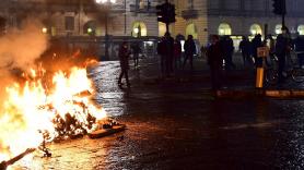 Estallan protestas en Turín por las restricciones impuestas contra el coronavirus