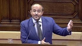 Alejandro Fernández le canta a Quim Torra una canción de Manolo Escobar