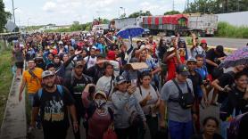 Dos nuevas caravanas con 4.300 migrantes parten desde frontera sur de México