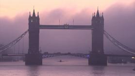 Londres inicia el confinamiento con un impresionante cielo púrpura