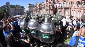 EN DIRECTO: Trasladan los restos mortales de Maradona al cementerio