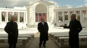 Obama, Bush y Clinton piden a los estadounidenses "que trabajen unidos"