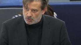 Hermann Tertsch interrumpe a un eurodiputado socialista al grito de "¡Profanador!"