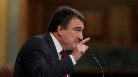 La reflexión de Aitor Esteban sobre la mala utilización que hace la derecha del rey