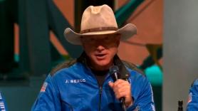 Jeff Bezos, tras viajar al espacio: "Gracias a empleados y clientes de Amazon ¡Habéis pagado todo esto!"