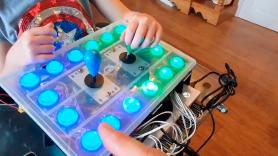 Un padre crea un mando adaptado para que su hija con discapacidad juegue a 'Zelda'