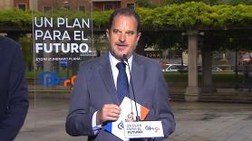 El angustioso momento de Carlos Iturgaiz por un espontáneo en un mitin