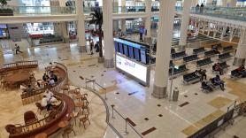 Los expertos en aviación coinciden: el conflicto de Oriente Medio ha cancelado más de 30.000 vuelos y duplicado el precio del combustible, lo que encarecerá los billetes desde España a Asia y Australia