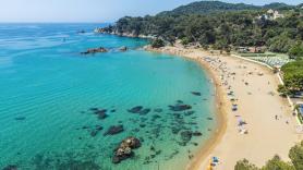 16 meses como relaciones públicas ilegal en las discotecas de Lloret de Mar: una antropóloga francesa investiga a fondo el turismo festivo masculino europeo