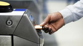 La "trampa de los segundos": multan con 140 euros a Marco por sacar el billete del tren 17 segundos tarde, pese a haberlo pagado