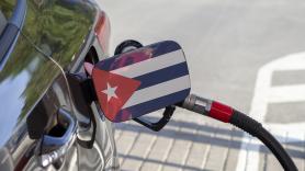 Juan Carlos, mecánico cubano de 56 años: "En una crisis como esta, el coche de carbón es la mejor opción que tenemos"