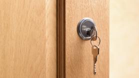 Huyeron de EEUU por el precio de la vivienda para comprar una casa en Italia por 11.500 euros: ahora confiesan por qué rechazaron el 'timo' de las casas a 1 euro