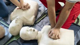 A una mujer de 19 años se le para el corazón y la salvan tras dos horas de masajes: "¡Es un milagro!