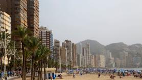 Una televisión británica se mofa del turismo inglés en España: "Me voy a Benidorm o a Mallorca, pero no voy a hablar español de ninguna forma"