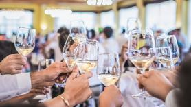 La Guardia Civil irrumpe en una boda en Ourense: familias enfrentadas, vajilla destrozada, 40.000 euros en juego y una presunta infidelidad en el baño