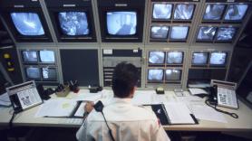 Un investigador rastreaba cómo China vigila a los extranjeros y encontró su propia ficha: su foto policial, su pasaporte y su número de teléfono chino