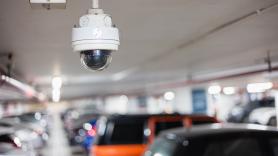 Un pueblo de Granada se llena de cámaras de vigilancia para conservar la decoración navideña