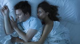 Eeva, 38 años, hace 10 años que no duerme con su marido: "El tiempo apremia y eso no nos salvará"