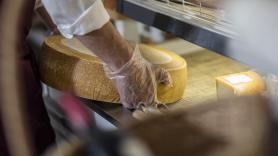 Maria, última quesera artesana de un alto valle de los Picos de Europa: "Antes subían todos con sus animales; ahora solo quedo yo"