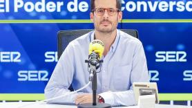 José Luis Sastre, periodista y escritor: "La alegría se ha vuelto revolucionaria, aunque no llegue a serlo tanto como otro principio sencillo y universal"