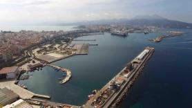 La Audiencia Nacional rechaza paralizar el campamento para 1.000 migrantes en el puerto de Ceuta