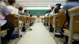 Adrián Todolí, catedrático de Derecho del Trabajo de la Universidad de Valencia: "Tendría sentido que el Supremo obligara a indemnizar a los interinos que sufrieron abuso de temporalidad aunque no pierdan su puesto"