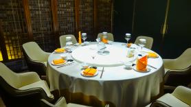 Un grupo de cuatro pide la cuenta, el restaurante dice que sólo aceptan efectivo y toman una decisión que da la vuelta a España y puede sentar precedente