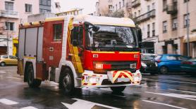 Un gran incendio devora las cocheras de autobuses municipales en Burgos causando graves daños