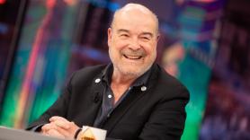 Preguntan a Antonio Resines qué le preocupa y da una respuesta para ponerla en bucle en todos los lados