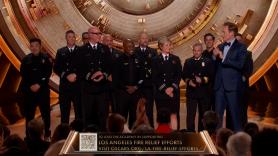 La emotiva ovación que recibió el cuerpo de bomberos de LA en la gala de los premios Oscar