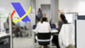 Un experto fiscal avisa: si cobras 35.000 euros al año y no pides retribución flexible a tu empresa, puedes perder más de 800 euros en la declaración de la renta