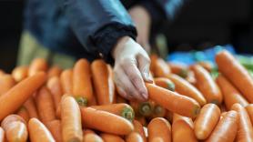 Una nutricionista aclara si empezar las comidas con una zanahoria sirve para algo