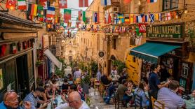 Unos obreros que reformaban una escuela descubren una tumba de 2.500 años de la época cartaginesa: la integrarán en el edificio para que los niños la vean cada día