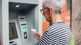 Condenan a una mujer por robarle 4.000 euros a una 'amiga' con Alzheimer: "Sabía que no estaba en sus cabales y me aproveché"