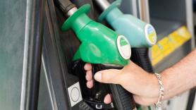 Deja sin pagar 56 euros de gasolina y 2 salchichas por un error de la tarjeta y el tribunal le apoya