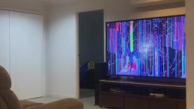 Una niña de 4 años le hace la broma de su vida a su padre