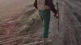 Miles de cables cubren los campos ucranianos por los drones conectados con fibra óptica usados en la guerra de Ucrania