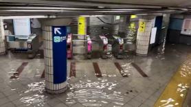 Se inunda el metro de Japón y todos se fijan en lo mismo