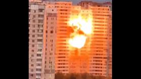 El vídeo que capta el momento exacto en que un dron ruso impacta contra un edificio de apartamentos en Kiev