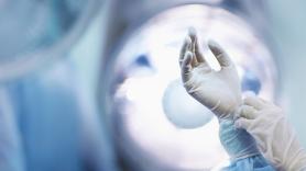 Operada despierta y sin hablar el idioma de los médicos: una IA traduce en tiempo real a una joven de 19 años mientras le extirpan un tumor cerebral